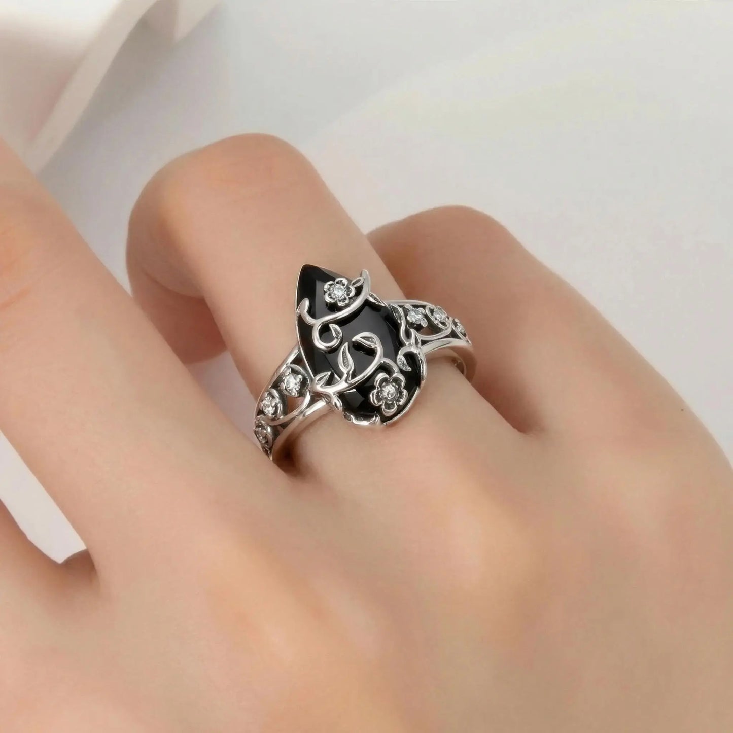 au 925 Sterling Silver Synthetic Obsidian Ring with Vintage Flower Design, Elegant Black Lab Grown Diamond Ring Jewelry for Women, Energy Crystal Ring Perfect for Daily Wear and Birthday Party, Mother's day Gift